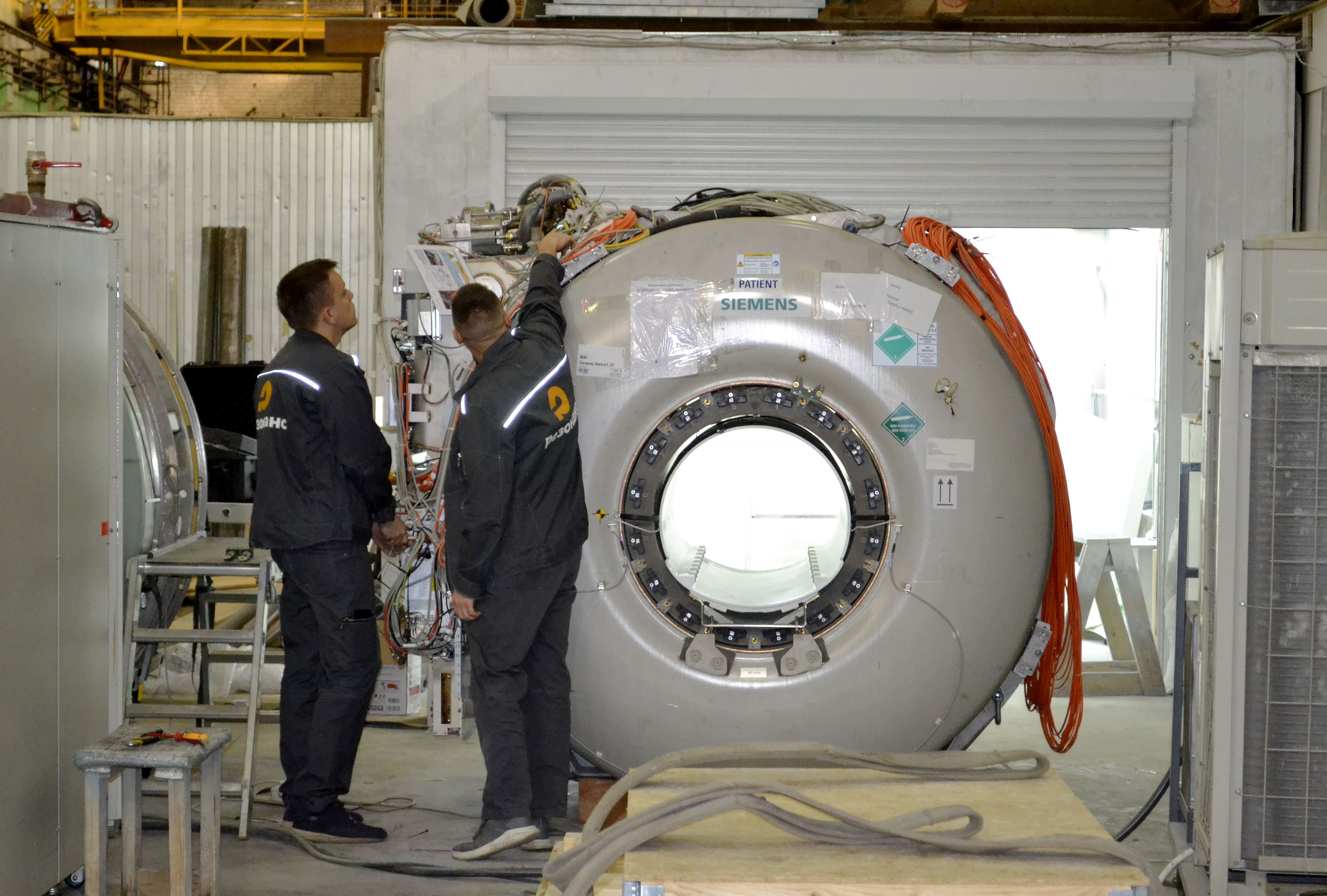 Отправка МРТ Siemens Magnetom Amira на место установки